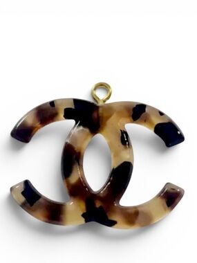CHANEL AUTHENTIC TORTOISE SHELL DESIGN ZIPPER PULL